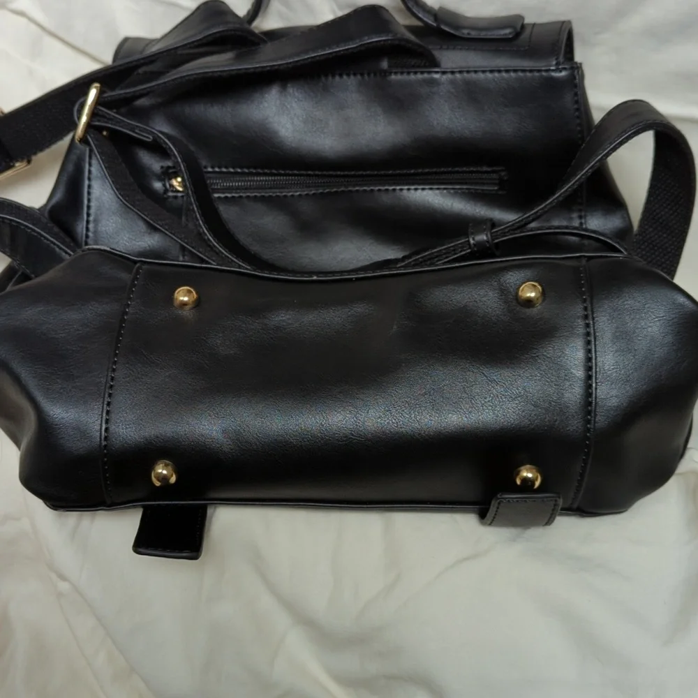 Vascara Womens Black Faux Leather Backpack